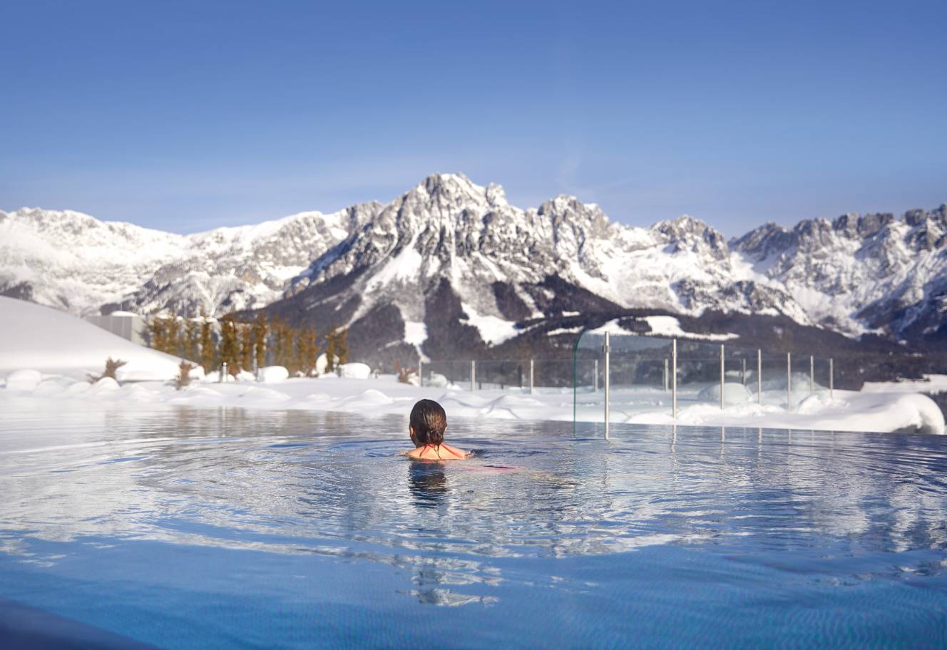 Unlimited Mountain Pool im Wellnessbereich