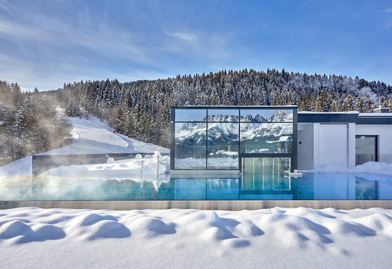 Unlimited Mountain Pool im Wellnessbereich des Hotel Kaiserhof