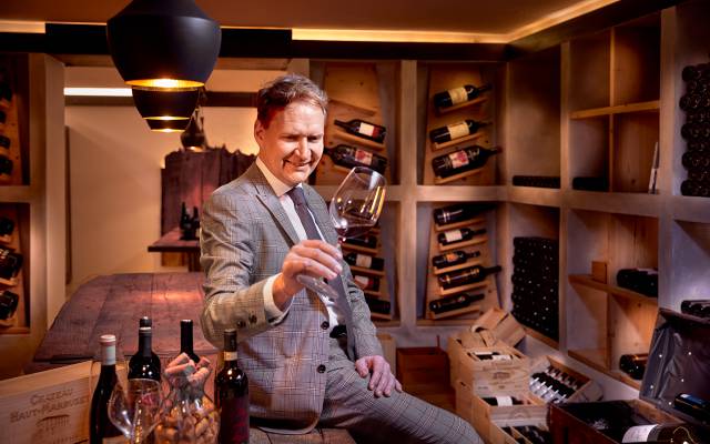 Sommelier Karl Rotheneder in the Vinariat