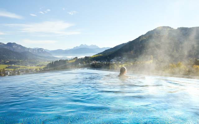 Swimming with a panorama in the Unlimited Mountain Pool