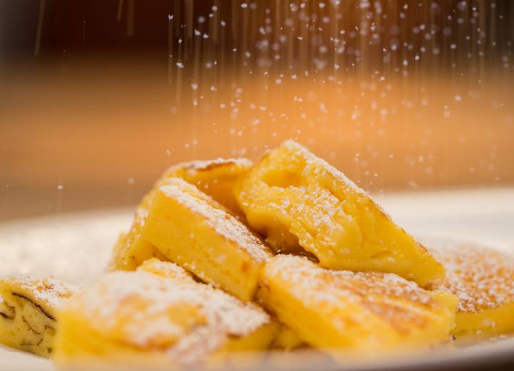 Kaiserschmarrn with icing sugar